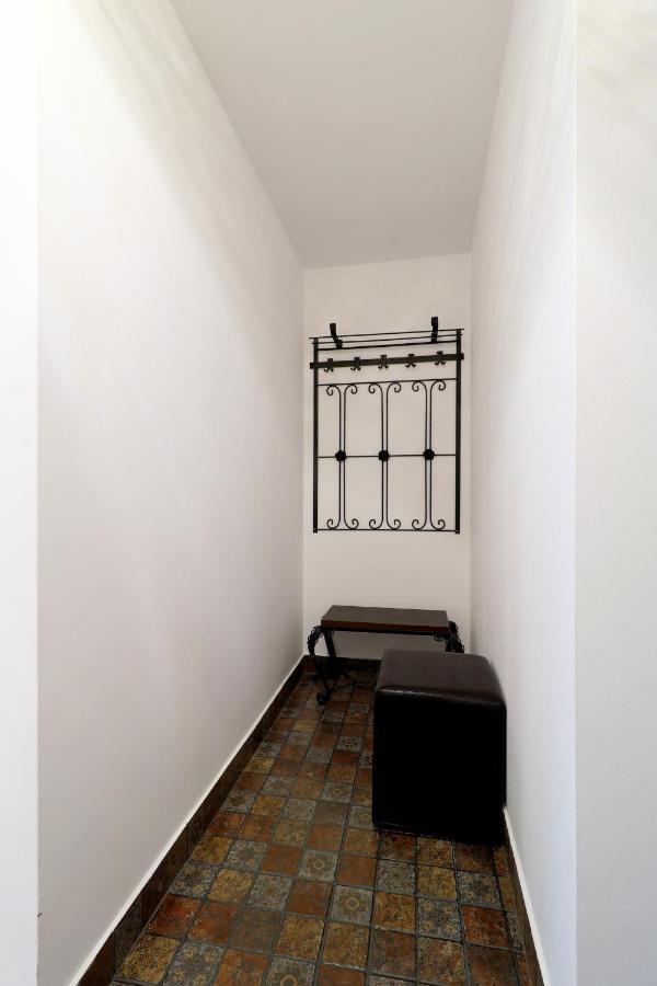 סינאיה Sofia Apartment מראה חיצוני תמונה