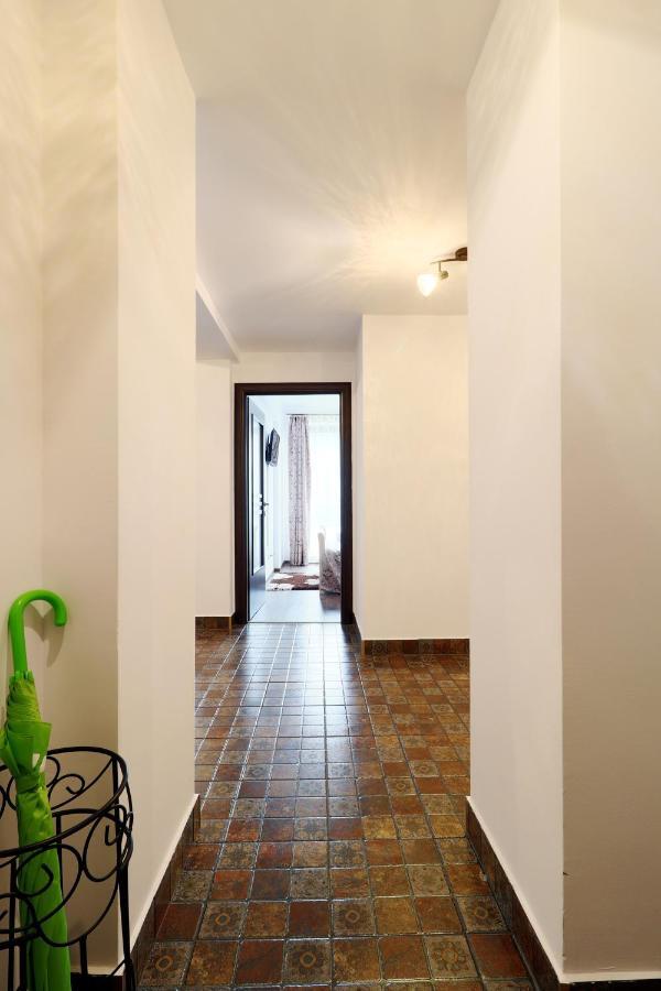 סינאיה Sofia Apartment מראה חיצוני תמונה